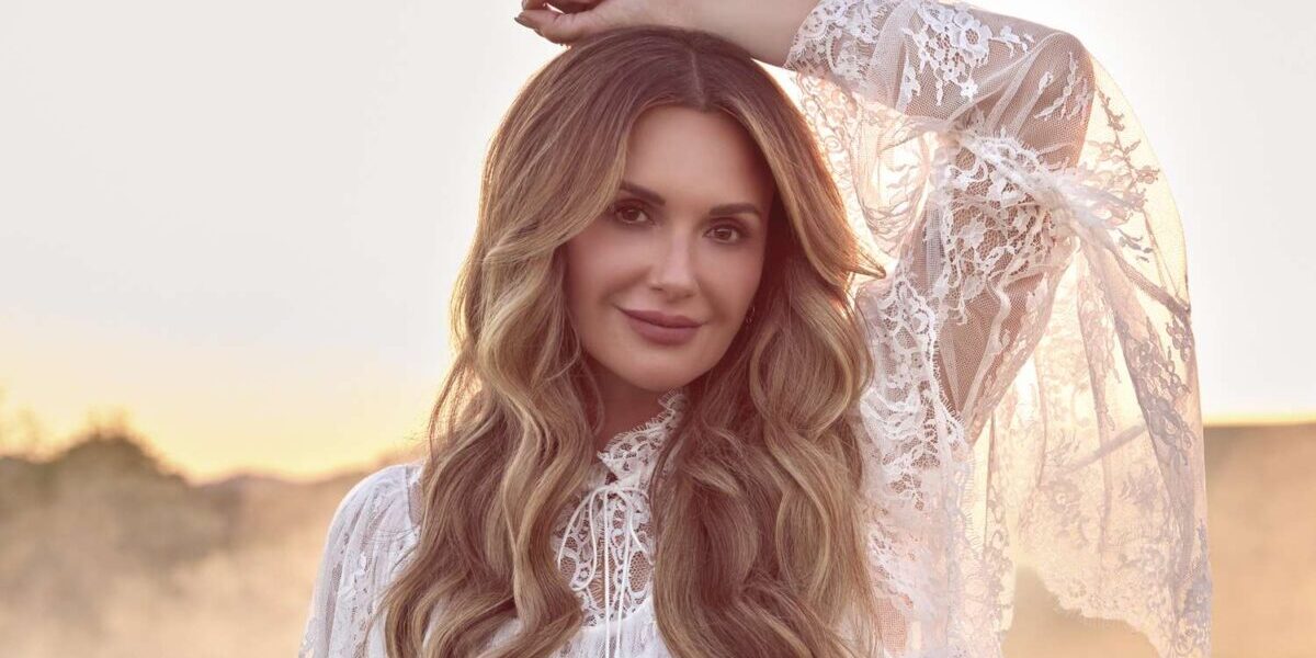 Carly Pearce “Honest Woman” – Album Review